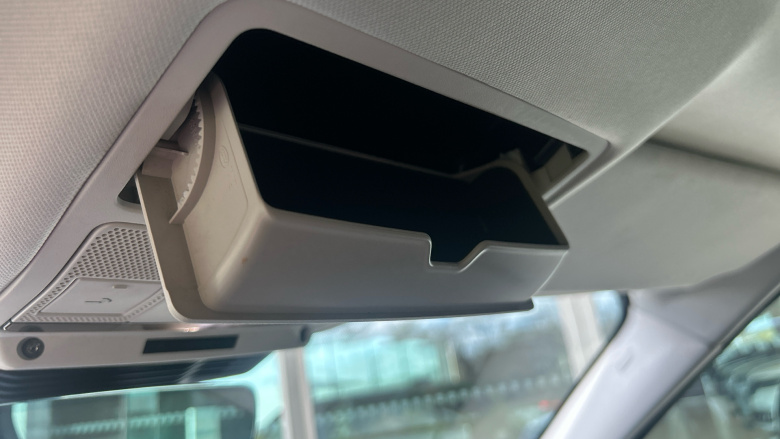 Land Rover Discovery 3.0 D300 S 5dr Auto Diesel Station Wagon